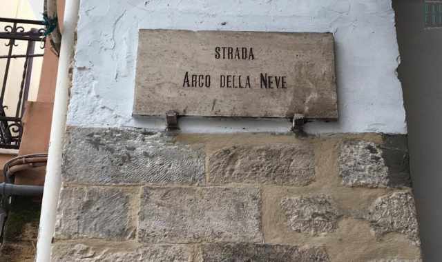 Bari, l'Arco della Neve: dove i fiocchi si trasformavano in ghiaccio da vendere